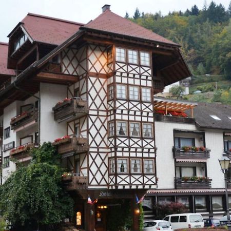 Hotel Hirsch 바트 페테르스탈-그리스바흐 외부 사진